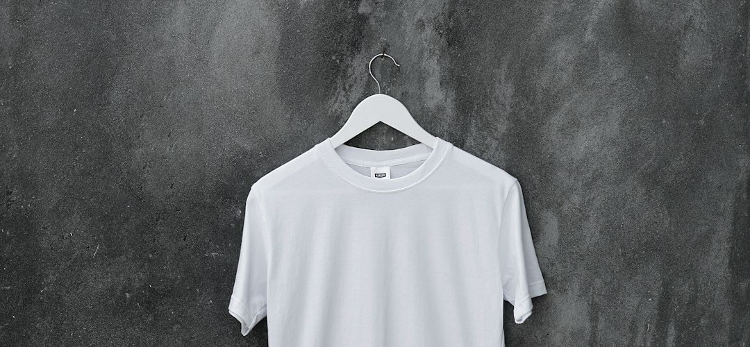 photo-1581655353564-df123a1eb820